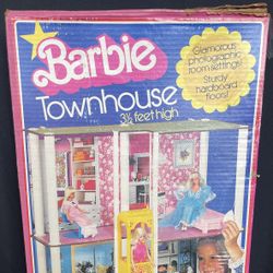 Vintage Mattel 1977 Barbie Town House No. 7825