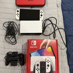 Nintendo Switch OLED (White) – Excellent Condition + Original Box, Dock, All Accessories & 2 Carrying Cases!