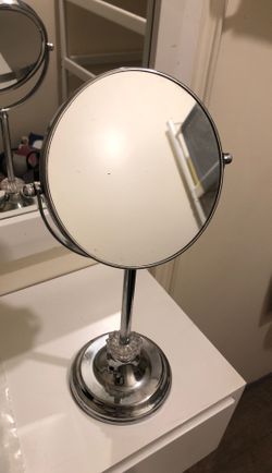 Vanity mirror
