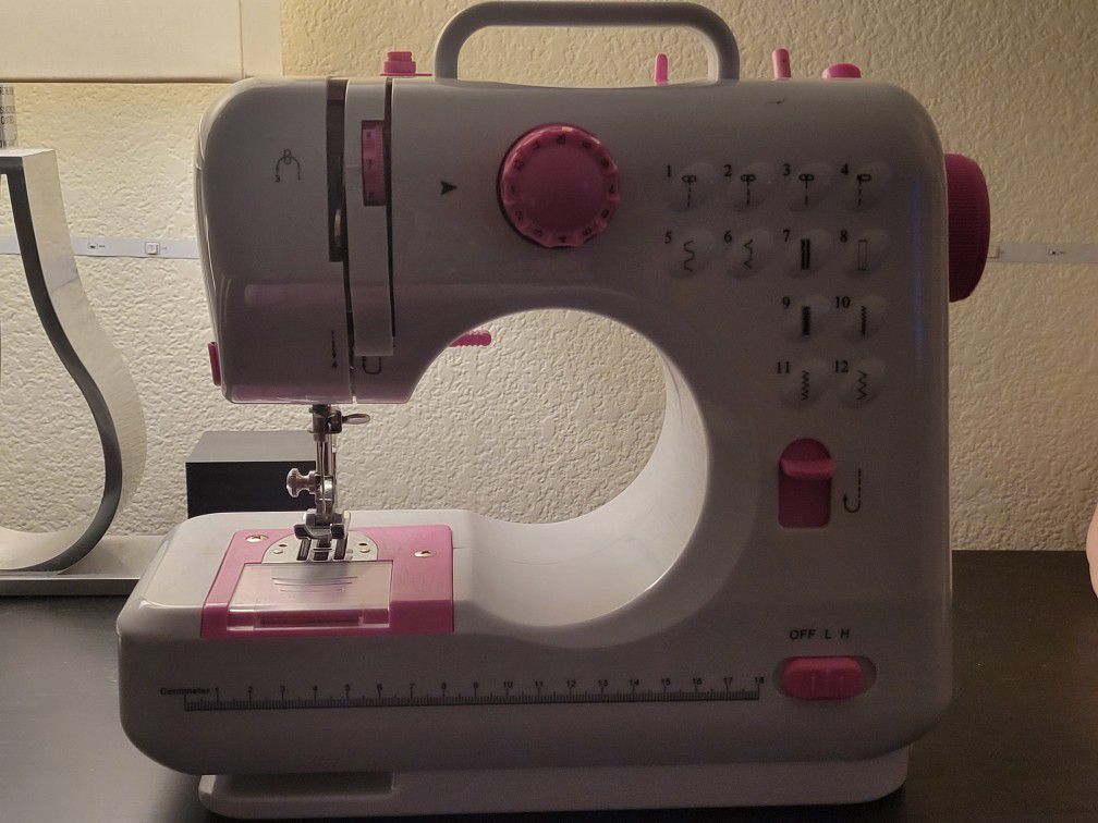 Beginner Pink Sewing Machine