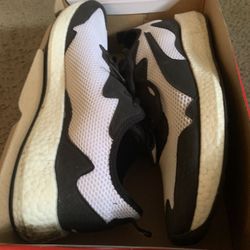 Black And White Pumas Size 12 Mens