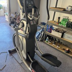 The Star Trac elliptical 9-6040-MINTP0 $500(GYM Quality )