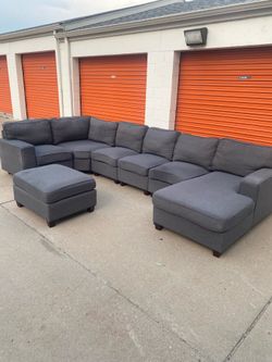 FREE DELIVERY!! Large Gray Modular Sectional Sofa with Chaise & Ottoman – 7-Piece Contemporary Couch