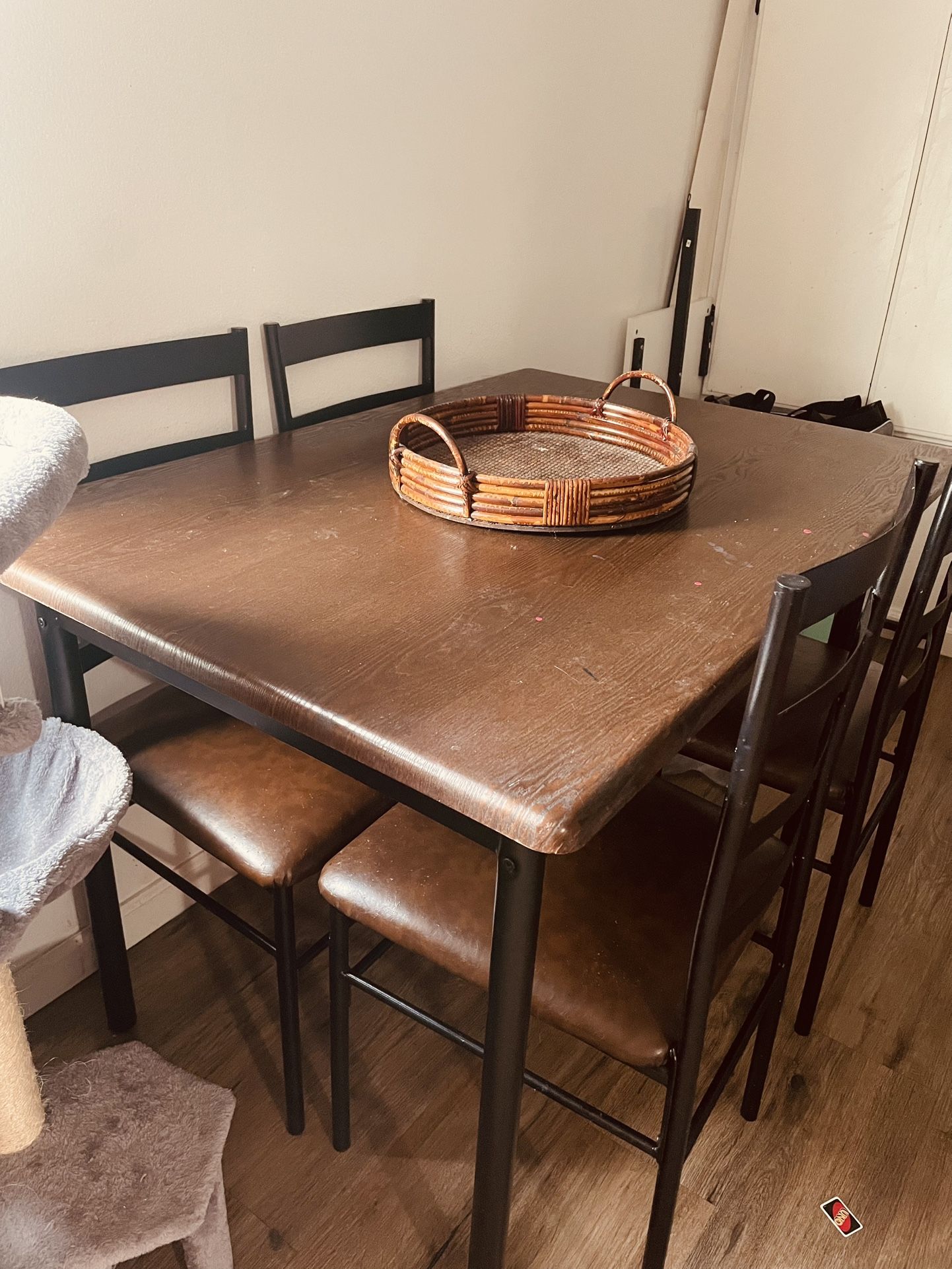 4 Chair Wood Table Need Gone ASAP