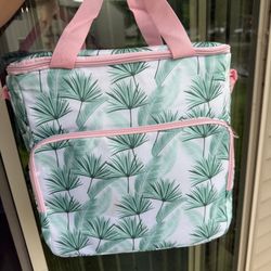 Beach two-tiered cooler bag