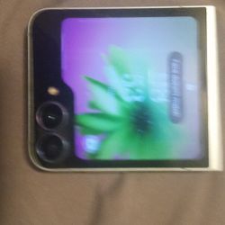Samsung Galaxy Flip 6  (Xfinity)
