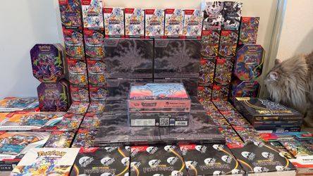 PokemonCenter Exclusive Pitch Black ETB