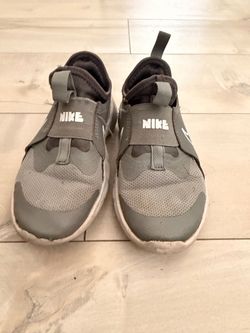Kids Nike shoes size 11