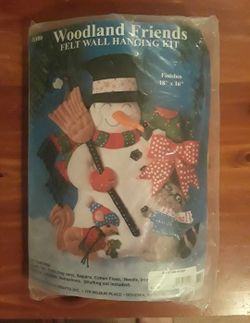 NEW "Snowman Woodland Friends" felt wall hanging craft kit $10 FIRM