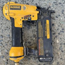 Dewalt D51238 nail gun
