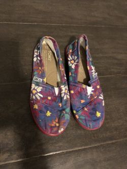 Toms floral shoes size 1
