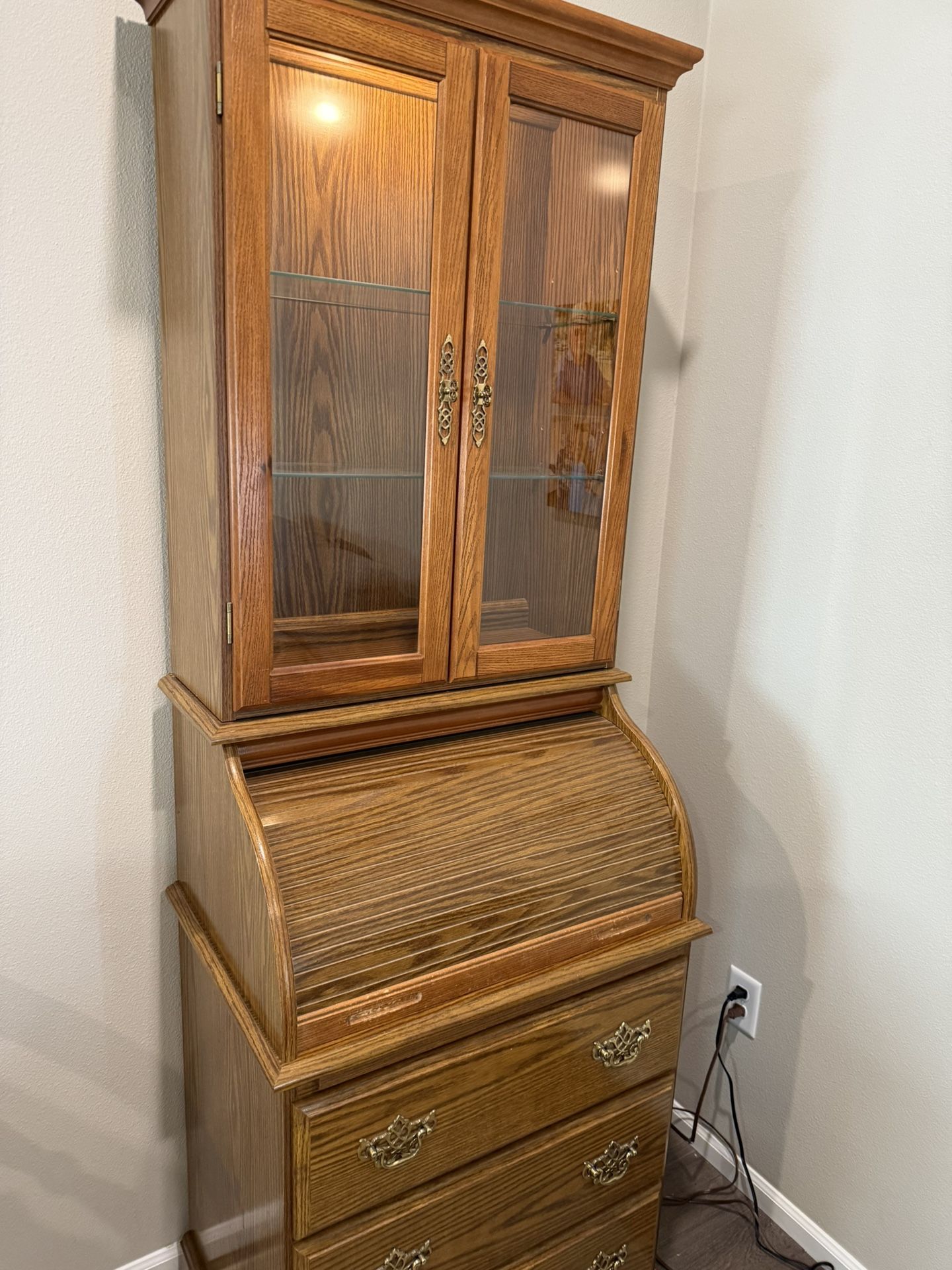 Hutch Roll Up Desk With Display Light