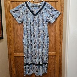 $10   BLUE LOUNGER  WOMENS MEDIUM