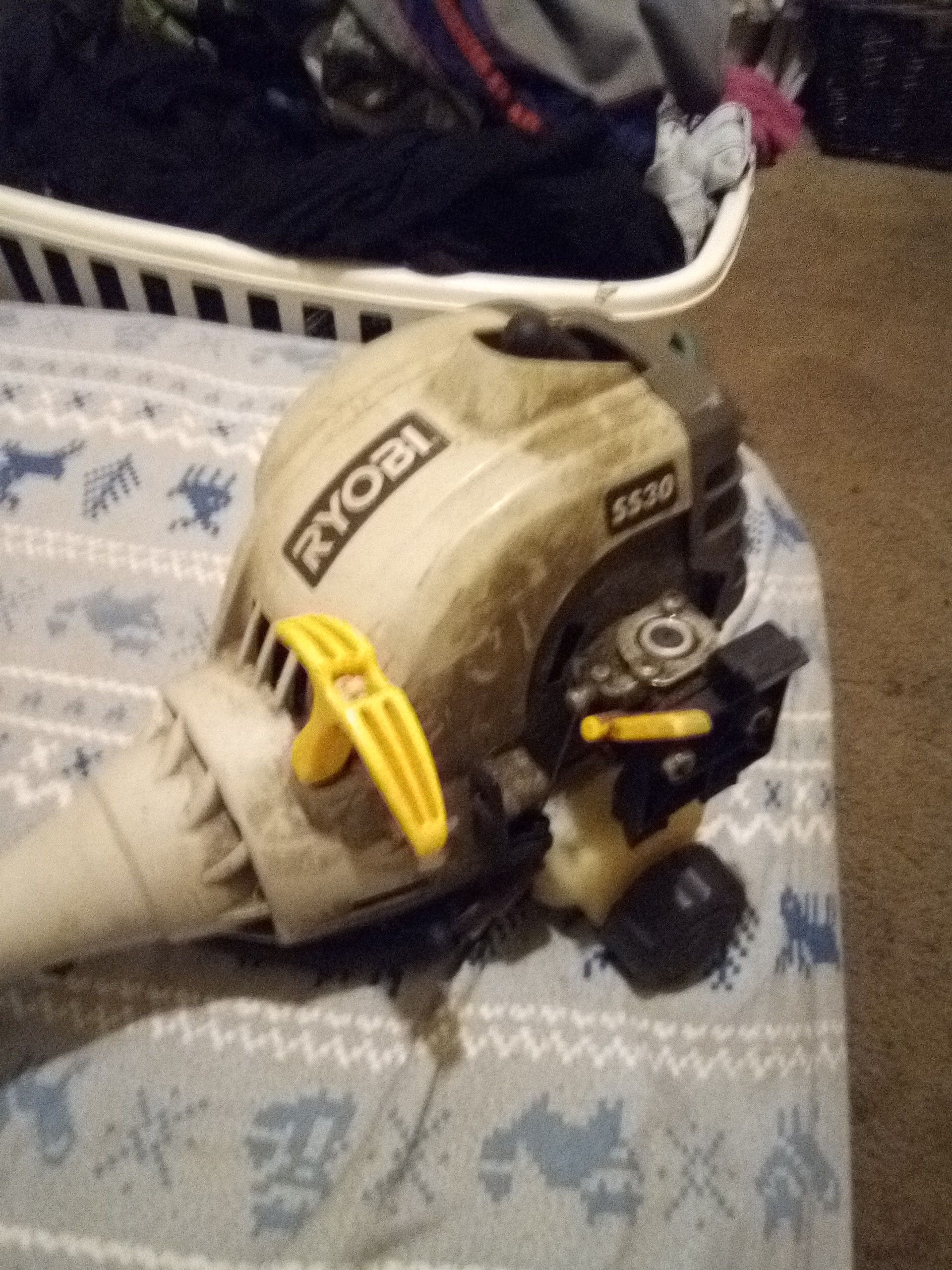 Ryobi ss30 straight shaft expandit weed eater. NEEDS MINOR REPAIRS