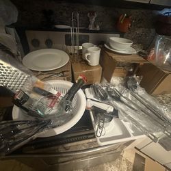 NEW in box kitchen set 