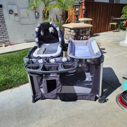 Muv Bassinet, Playpen, Portable Crib,etc