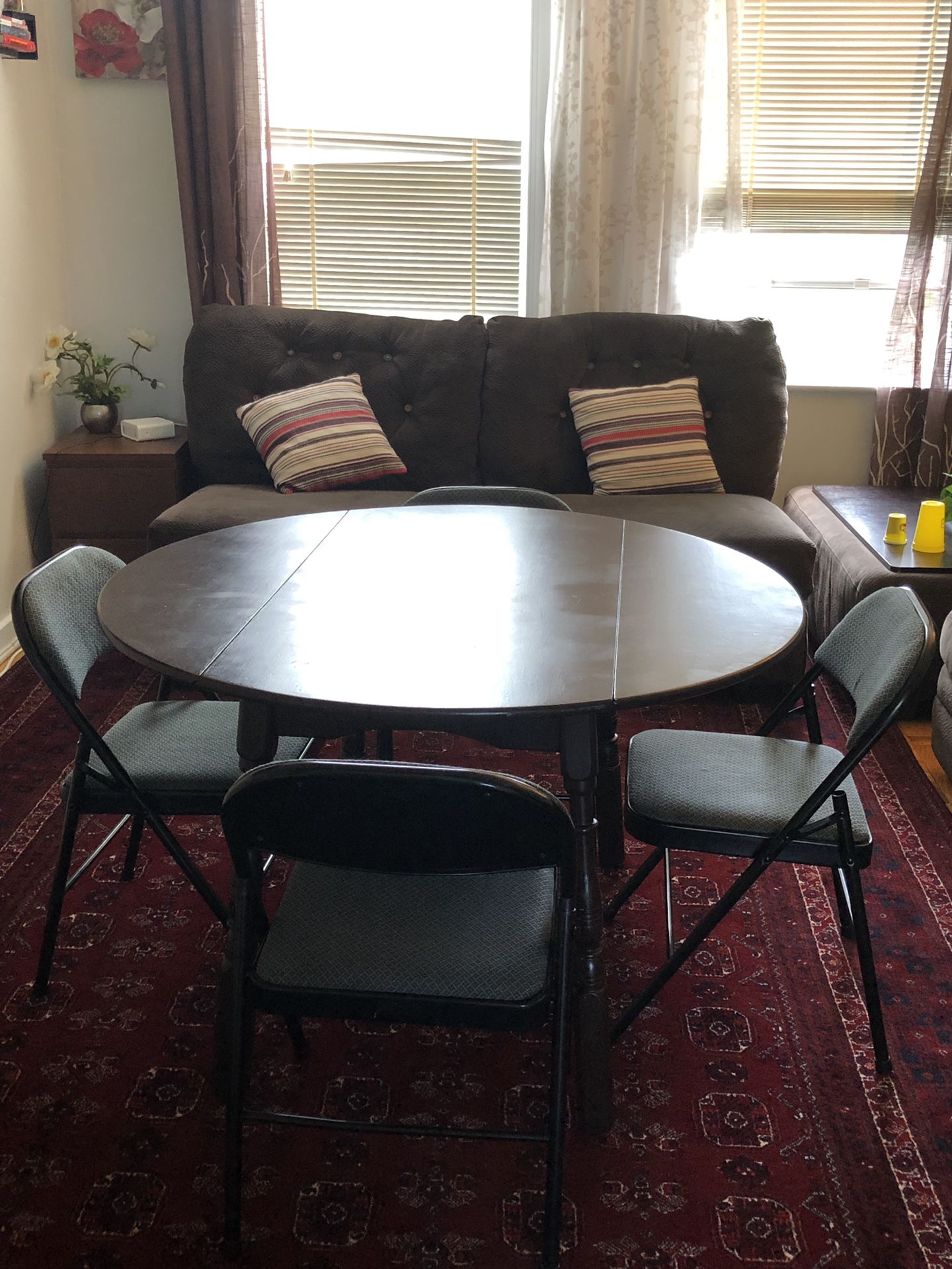 Expandable Dinning Table with Three Chairs