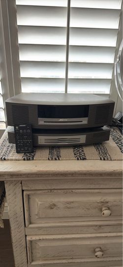 Bose Wave Music System with Multi-CD Changer – Great Condition