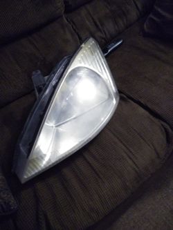 2001 2005 ford focus left headlight