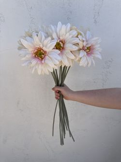 Artificial Tall White And Pink Daises (13 Stems)
