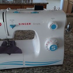 Singer Sewing  Machine