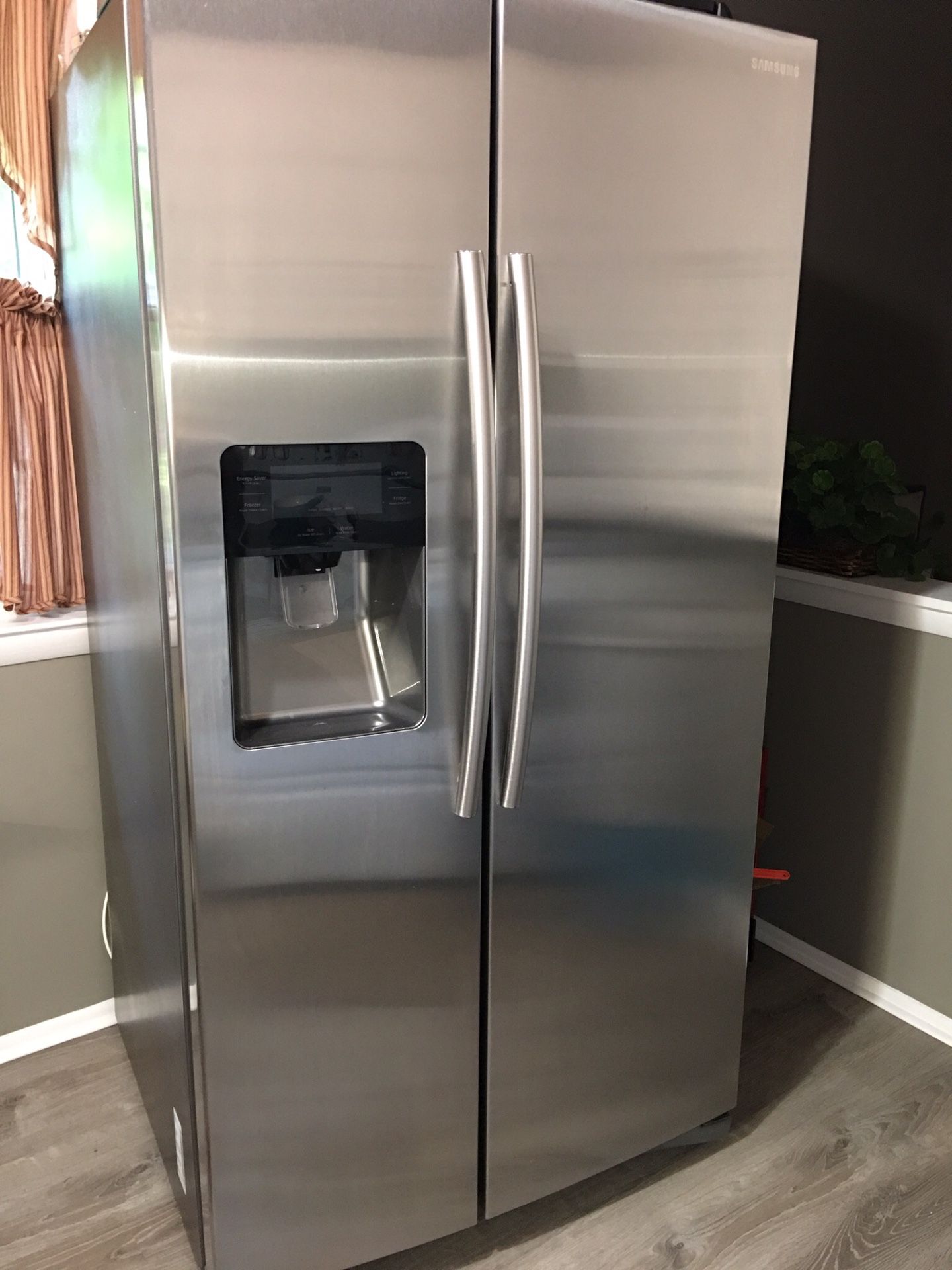 Samsung Refrigerator / Freezer