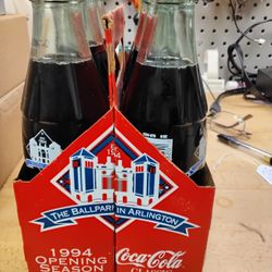 Vintage Collector's 32 Years Old Coca-Cola 8oz Six Pack Bottles $12