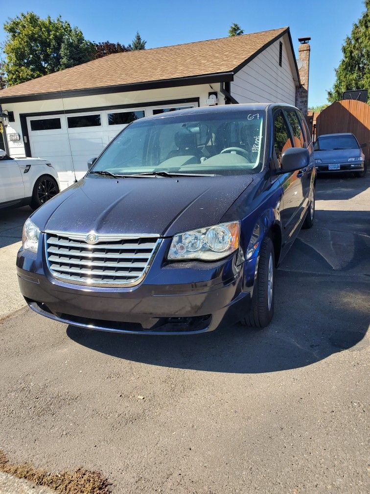 2010 Chrysler Town & Country for Sale in Cornelius, OR OfferUp