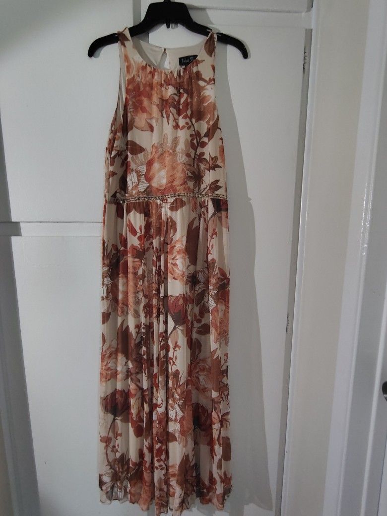 🌹 NEW DRESS SIZE 8