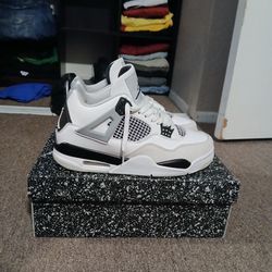 Jordan 4 Miltary Black