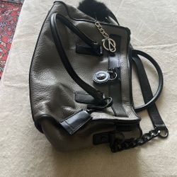 Michael Kors Purse Gary And Black Color 