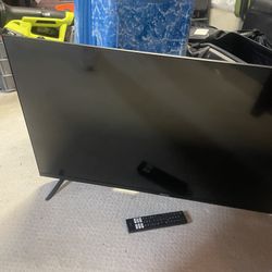 Smart TV 32” Hisense Brand Works Like New