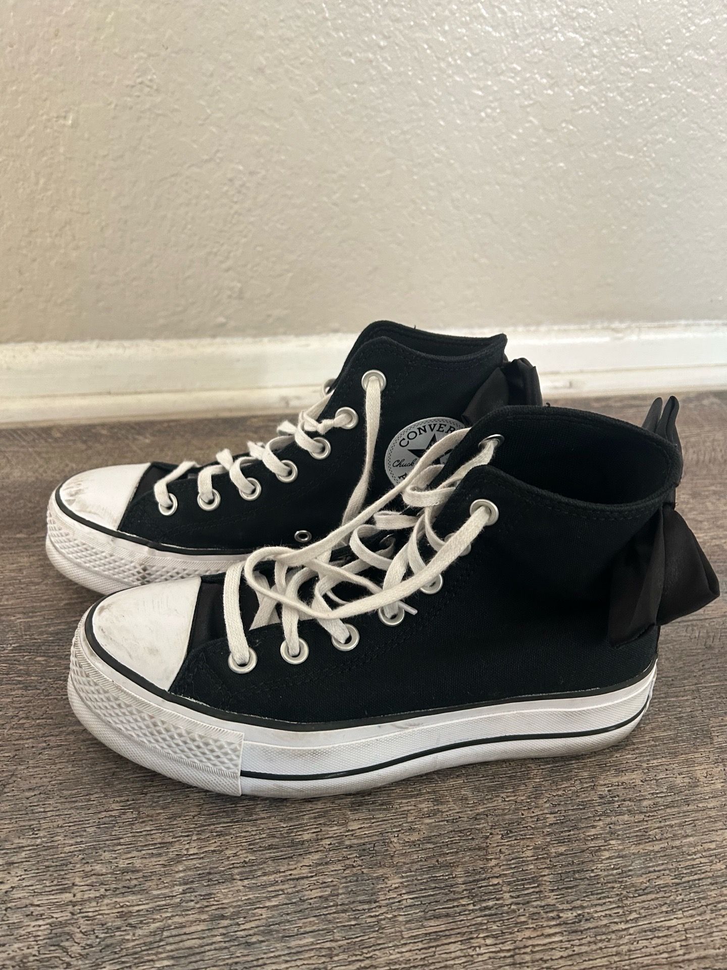 Hi-Top Bow Converse