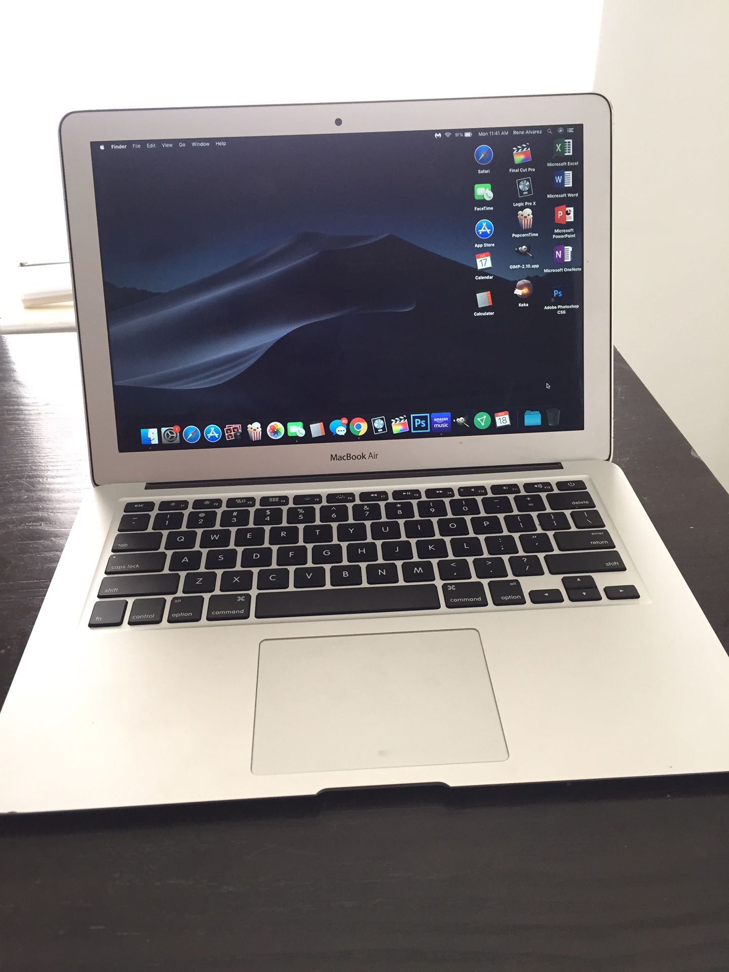 MacBook Air 13” • 2014 • 128 ssd • Final Cut Pro • Logic Pro X • More