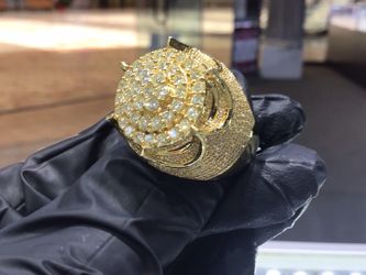 10k solid gold heavy men’s ring with natural diamond size10 available in stock..💎💎💎