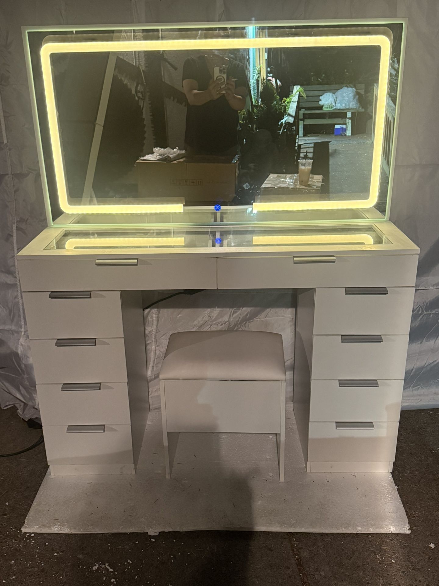 Vanity With Laughter Mirror And Bench