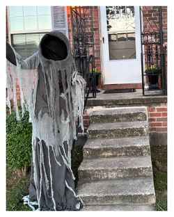 Lamp Carrying And Creepy quoting Greeter