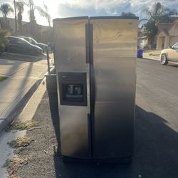  (.   It’s Free.   ) Side-by-side fridge for free