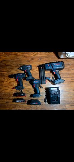 COMBO $400 18V Brushless 2-1/8-in 18 -Gauge Cordless Brad Nailer
18-volt 2-Tool Brushless Power Tool Combo Kit ..
📻  radio bluetooth..$80
4-Amp 18-vo