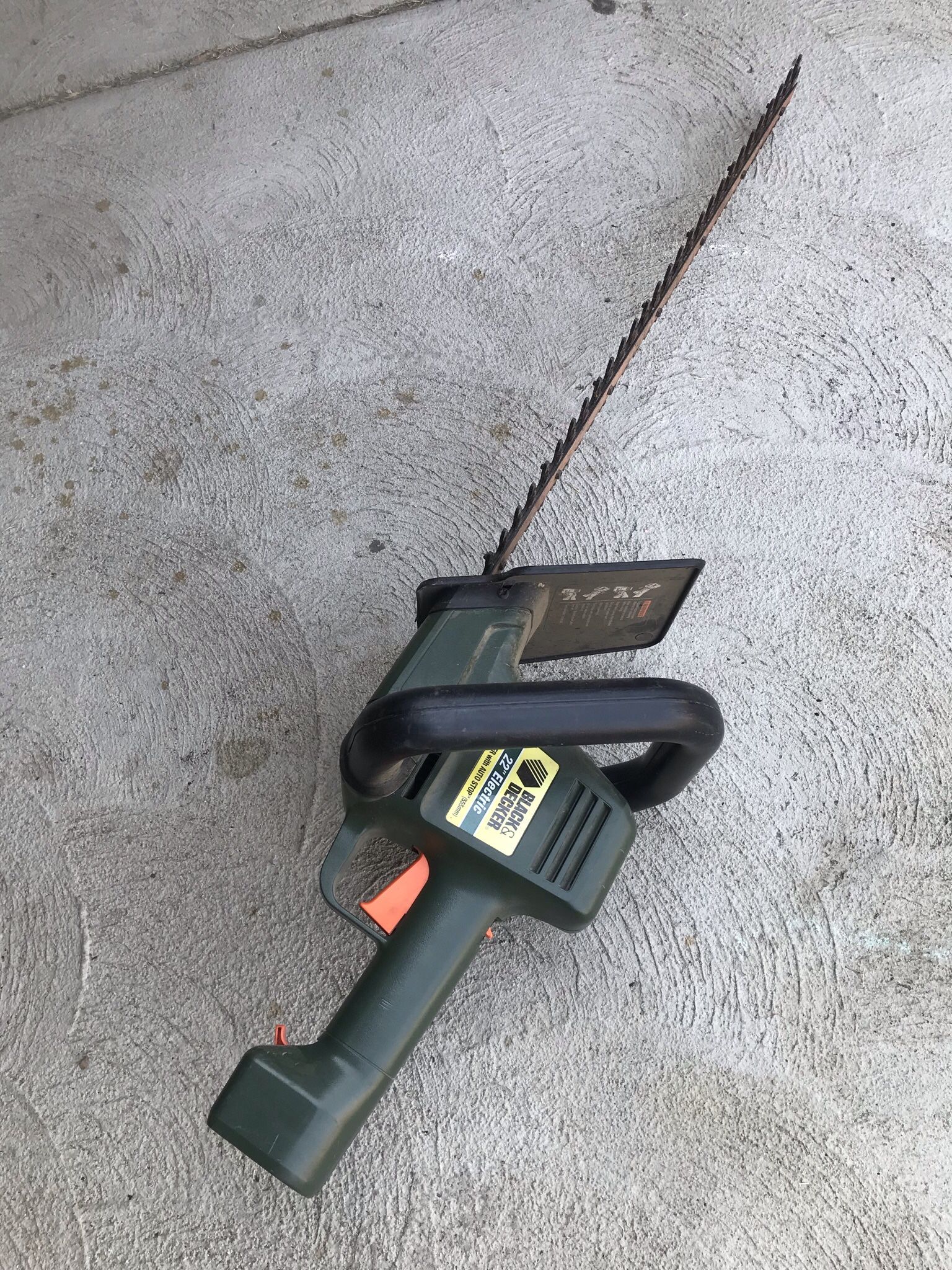 Black And Decker 22” Electric Hedge Trimmer