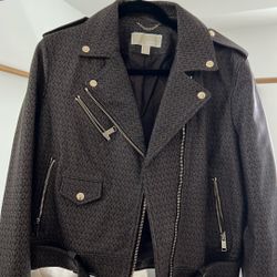 Ladies Michael Kors, Leather Jacket brown  / Gold Zippers/snaps  