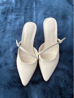 White heels Calvin Klein