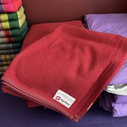 Manduka Supportive Recycled Wool Blanket