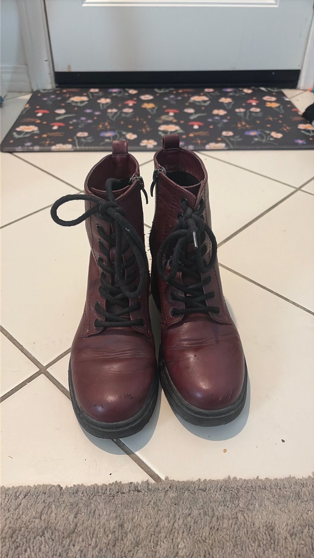 Women’s Boots Maroon