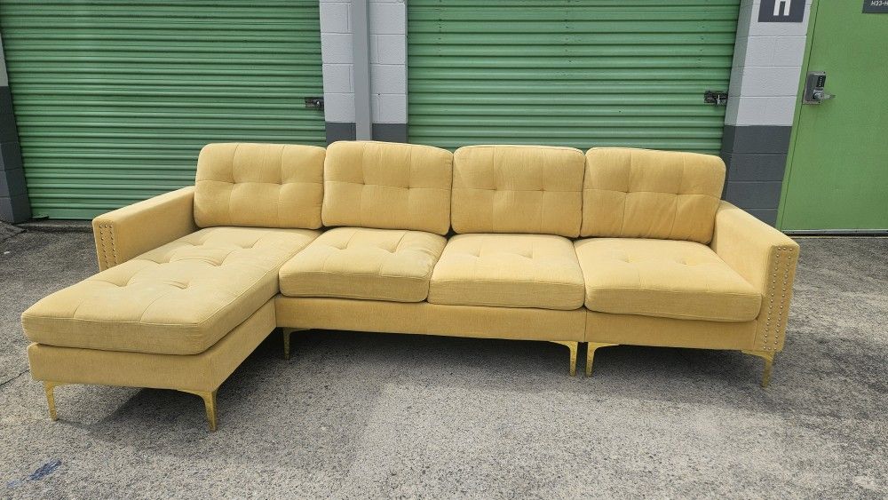 Yellow Tufted Sectional (Free Delivery 🚚)