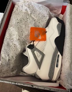 Jordan 4’s White Cement