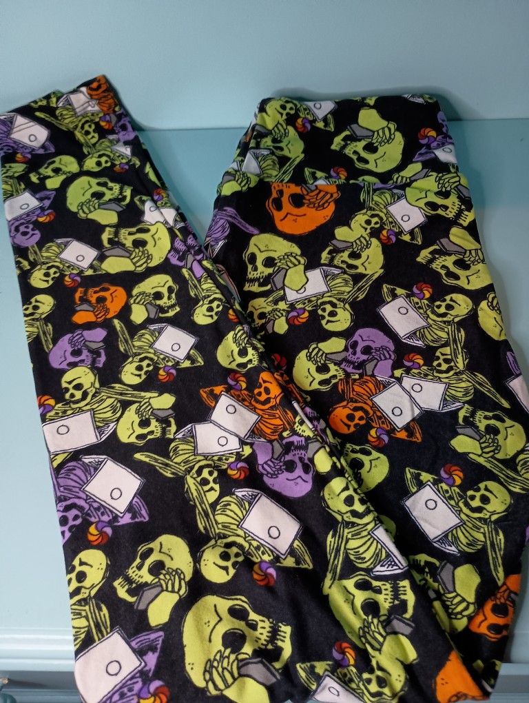 LuLaRoe Women's Buttery-Soft Leggings, One Size - Skulls