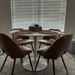 Dining Table With 4 Chairs 