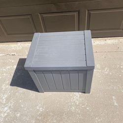 Storage box