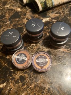 I.d. Natural minerals eye shadows
